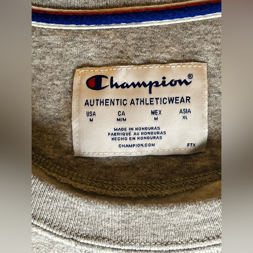 Champion Crewneck Sweatshirt size Medium Unisex Adult - Picture 2 of 3